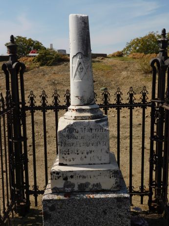 [Picture of Maroit grave]